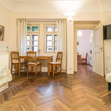 아파트 Stylish At Lesser Town, Charles Bridge 3min By Walk