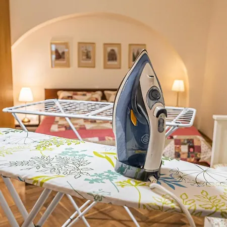 Stylish At Lesser Town, Charles Bridge 3min By Walk 아파트 *
