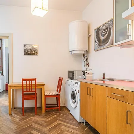 شقة Stylish At Lesser Town, Charles Bridge 3min By Walk *