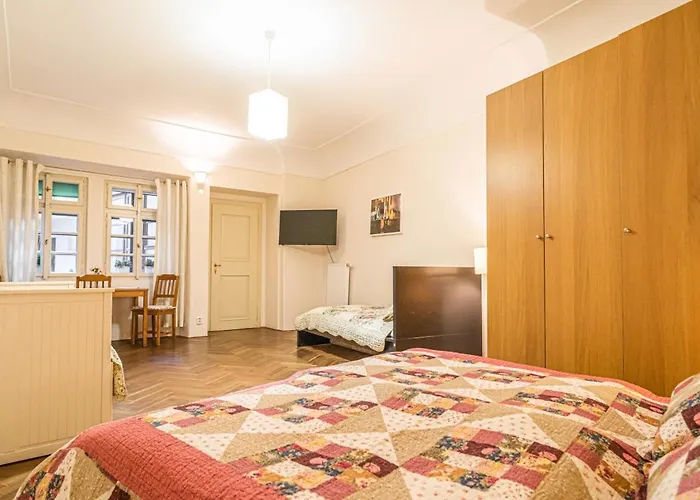 Stylish At Lesser Town, Charles Bridge 3min By Walk Apartment *