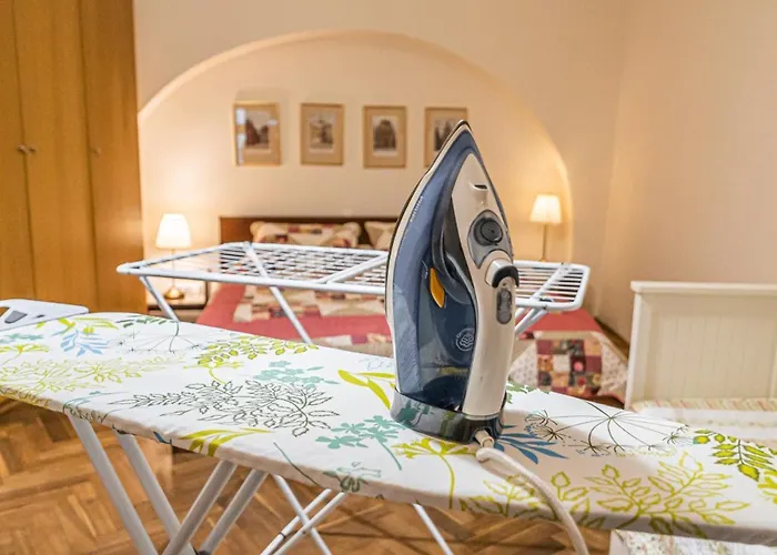 Stylish At Lesser Town, Charles Bridge 3min By Walk Apartment *