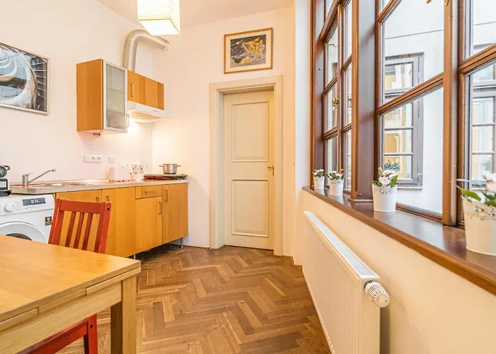 Stylish At Lesser Town, Charles Bridge 3min By Walk Prague