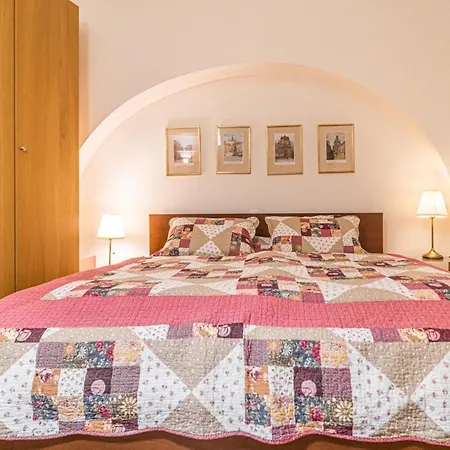 아파트 Stylish At Lesser Town, Charles Bridge 3min By Walk 프라하