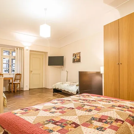 Stylish At Lesser Town, Charles Bridge 3min By Walk 아파트 *