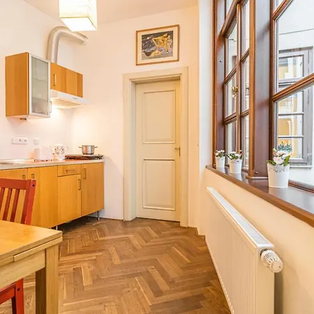Stylish At Lesser Town, Charles Bridge 3min By Walk Praga