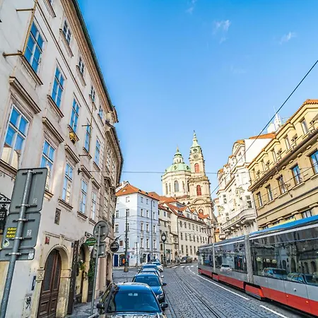 Stylish At Lesser Town, Charles Bridge 3min By Walk 프라하
